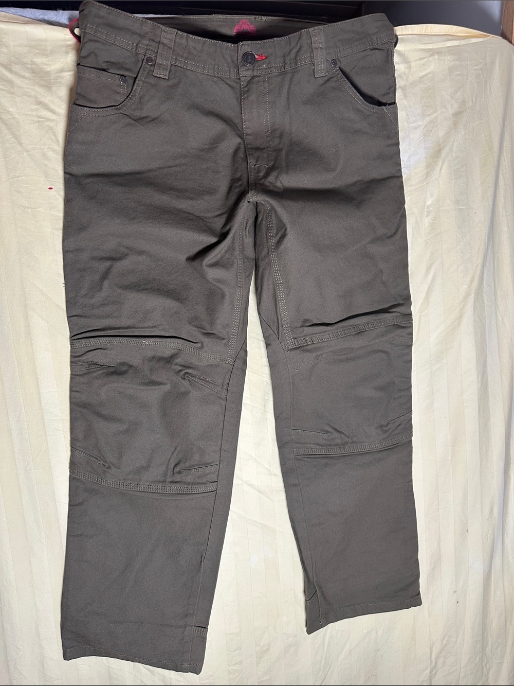 Men's Olive Straight Jeans with Articulated Knees